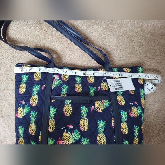Vera Bradley Tote in Retired Toucan Party Print! NWT! - Picture 6 of 14